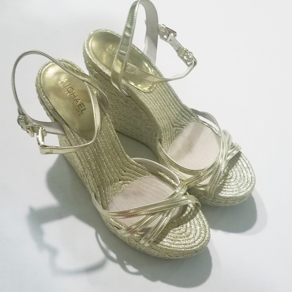 Michael Kors Gold Wedge size 10 - Picture 5 of 6